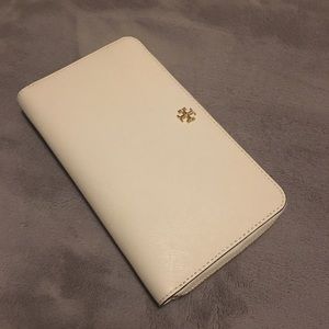 WHITE TORY BURCH ROBINSON ZIP CONTINENTAL WALLET